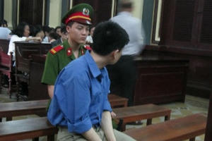 Trả hồ sơ điều tra với hàng loạt bị cáo trong vụ án lừa đảo tại Công ty Tài chính Cao su Trả hồ sơ điều tra với hàng loạt bị cáo trong vụ án lừa đảo tại Công ty Tài chính Cao su