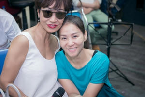 Thu Minh “nhợt nhạt” trong buổi luyện tập cùng ca sĩ Khánh Hà cho live concert Fire Phoenix