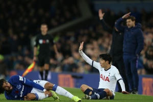 Cận cảnh pha vào bóng của Son Heung-min khiến cầu thủ Everton gãy chân