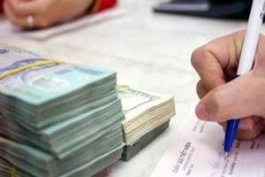 Thống đốc Lê Minh Hưng: Lãi suất cho vay đã giảm mạnh tới 40%