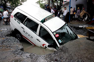 Sụt lún đang lan rộng khắp Sài Gòn Sụt lún đang lan rộng khắp Sài Gòn