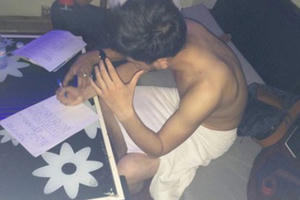 Khó xử mại dâm nam, đồng tính: Vì sao?