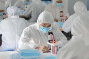 Dệt may Việt Nam tìm “giấy thông hành” vào Mỹ và châu Âu