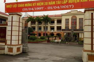 "Cả họ làm quan" là bình thường và khá phổ biến tại nhiều địa phương?