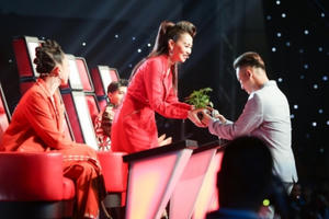 Chung kết 1 Giọng hát Việt 2017: Ali Hoàng Dương lấy nước mắt của khán giả khi song ca cùng Thu Minh