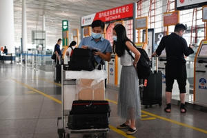 Bắc Kinh hủy gần 70% chuyến bay ngăn làn sóng Covid-19 thứ hai