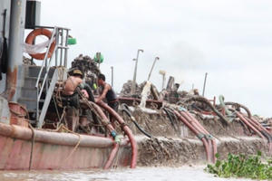 Khai thác cát quá giới hạn, Công ty Tiến Nga bị xử phạt hơn 100 triệu