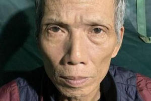 Bắt quả tang người đàn ông hơn 60 tuổi giấu ma túy trong người