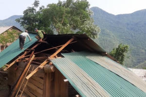 Nhiều bản làng ở Nghệ An bị lốc xoáy kinh hoàng tàn phá