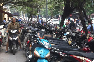 Bản tin Xe Plus: Hà Nội tăng phí trông giữ xe, phản ứng của người dân ra sao?