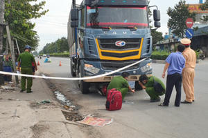 Bình Dương: Một người tử vong sau chạm với xe tải