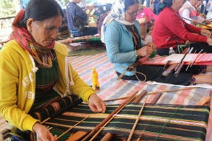 Lễ hội văn hóa thổ cẩm Việt Nam