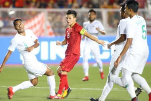 Bộ đôi Quang Hải và Đức Chinh giao lưu trực tuyến cùng độc giả Dân trí