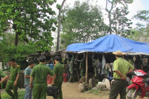 Bộ Công an khám xét lán trại trong Vườn quốc gia Yok Đôn của “trùm gỗ” Bộ Công an khám xét lán trại trong Vườn quốc gia Yok Đôn của “trùm gỗ”
