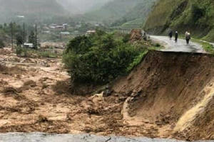 Lai Châu: Mưa lớn làm sạt lở hàng trăm khối đất đá, giao thông bị tê liệt