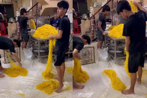 Triệt phá đường dây sản xuất, buôn bán mì sợi có sử dụng chất cấm trong chế biến thực phẩm