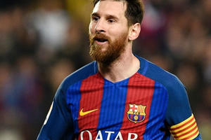 Messi được xóa án, Spurs ‘dâng’ cúp cho Chelsea
