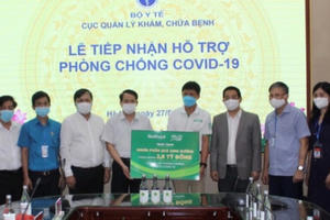 Nutifood và ông Bầu tặng sản phẩm dinh dưỡng cho y, bác sĩ tuyến đầu và bệnh nhân COVID-19