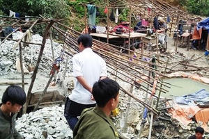 Nhức nhối 'vàng tặc' ở Tương Dương