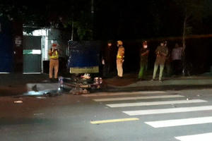 Bình Dương: Thiếu niên tử vong sau va chạm với xe tải