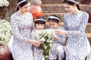 Ngọc Hân, Thanh Tú khoe sắc với cúc họa mi