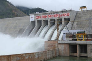 Thủy điện Lai Châu mở cửa xả điều tiết chống lũ Thủy điện Lai Châu mở cửa xả điều tiết chống lũ