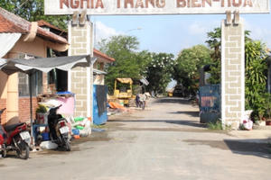 Làm mới lối vào khu mộ nghĩa trang Biên Hoà, việc làm ý nghĩa ấm lòng người thăm viếng