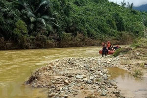Truy tặng Huy hiệu dũng cảm cho 2 chiến sỹ hy sinh ở Rào Trăng 3