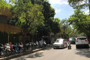 Công trình vi phạm Dự án mương thoát nước Phan Kế Bính sao còn "nhởn nhơ" sau chỉ đạo của Phó Thủ tướng