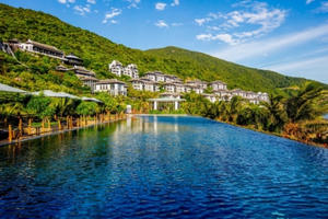 Khu nghỉ dưỡng trên bán đảo Sơn Trà đã chinh phục du khách và các chuyên gia toàn cầu như thế nào?