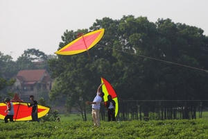 Độc đáo lễ hội diều rực rỡ màu sắc ở ngoại thành Hà Nội