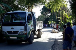 Huế: Va chạm với xe tải, một cô giáo tử vong tại chỗ