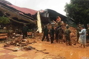 Những hình ảnh sạt lở kinh hoàng, vùi lấp 22 cán bộ chiến sỹ ở Quảng Trị