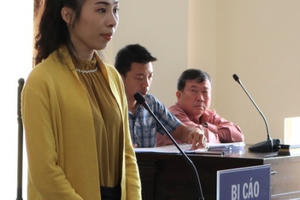 Nhân viên ngân hàng rút 28 lượng vàng của khách để tiêu xài