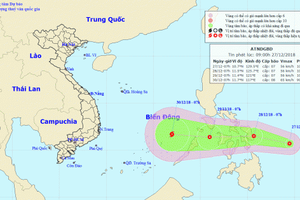 Áp thấp nhiệt đới gần Biển Đông có khả năng mạnh lên thành bão