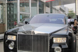 Ông chủ nào đang đi Rolls-Royce biển 15.555, khiến giới đại gia kiềng nể