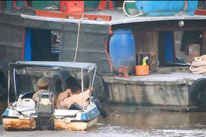 ‘Luật ngầm’ trên sông Đồng Nai