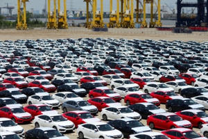 Đón mùa làm ăn cuối năm, hơn 9.000 xe Thái, Indonesia cấp tập vào Việt Nam