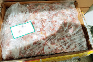 Trên 2 tấn thực phẩm từ khắp nơi trên thế giới vào Việt Nam không chứng từ