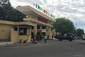 Tạm giữ hơn 100 người đập phá trụ sở UBND tỉnh Bình Thuận