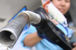 Từ 15h hôm nay, giá xăng dầu đồng loạt tăng 300 đồng/lít