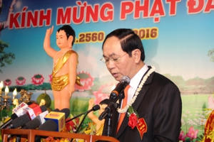 Hà Nội: Chủ tịch nước Trần Đại Quang dự lễ Phật đản tại chùa Quán Sứ