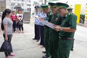 Cẩn trọng với “cò” lao động “chui”