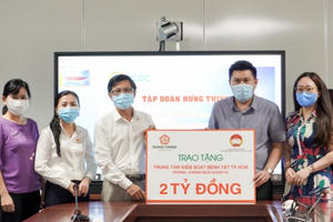 Tập đoàn Hưng Thịnh trao tặng 2 tỷ đồng cho Trung tâm Kiểm soát bệnh tật TP HCM hỗ trợ công tác phòng, chống dịch Covid-19