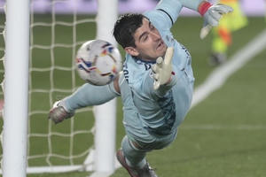 Real Madrid thua đau đớn Alaves ngay tại Bernabeu