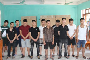 Bắt giữ 21 nam thanh nữ tú đang "bay lắc" trong quán karaoke ở Lào Cai