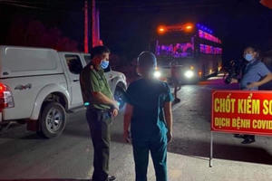 Nghệ An: Xử lý xe giường nằm chở khách từ vùng dịch ra ngoài