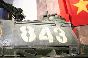 Chuyện về hai chiếc xe tăng húc đổ cổng Dinh Độc Lập 42 năm trước