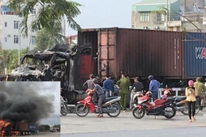 Hải Phòng: Xe container bốc cháy dữ dội giữa đường