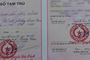 Vạch trần đường dây làm sổ tạm trú giả